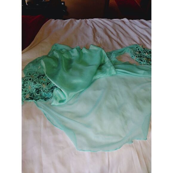 4@30.00 or 20.00 Ladies Blouse by KHUDA BAKSH - Picture 5 of 14